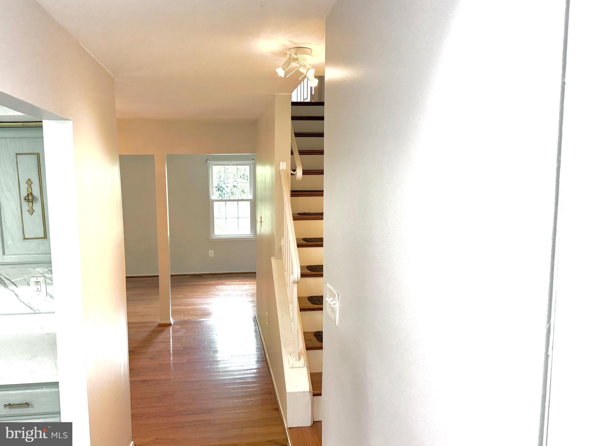 DERWOOD STATION - Residential Lease