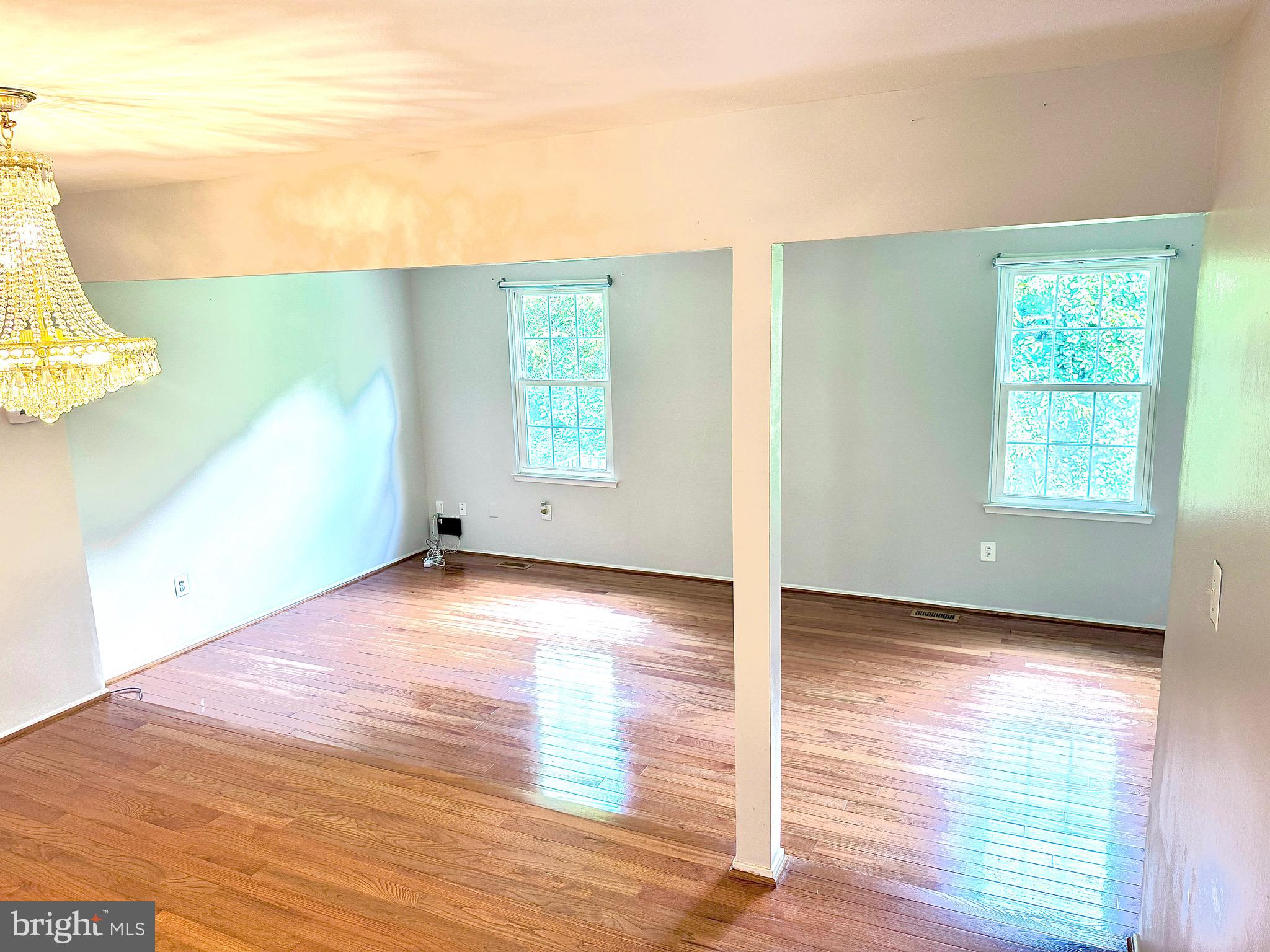 DERWOOD STATION - Residential Lease