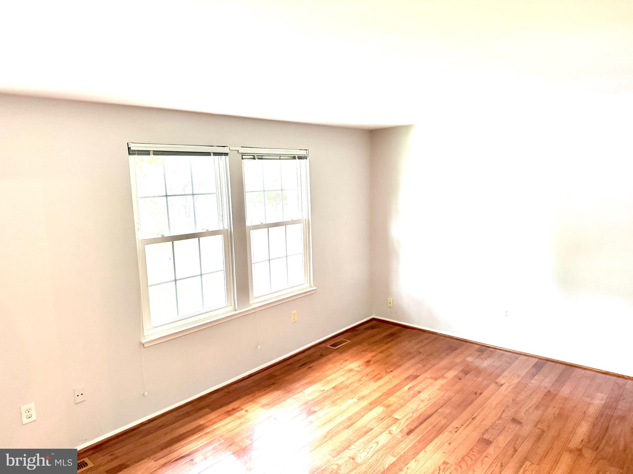 DERWOOD STATION - Residential Lease