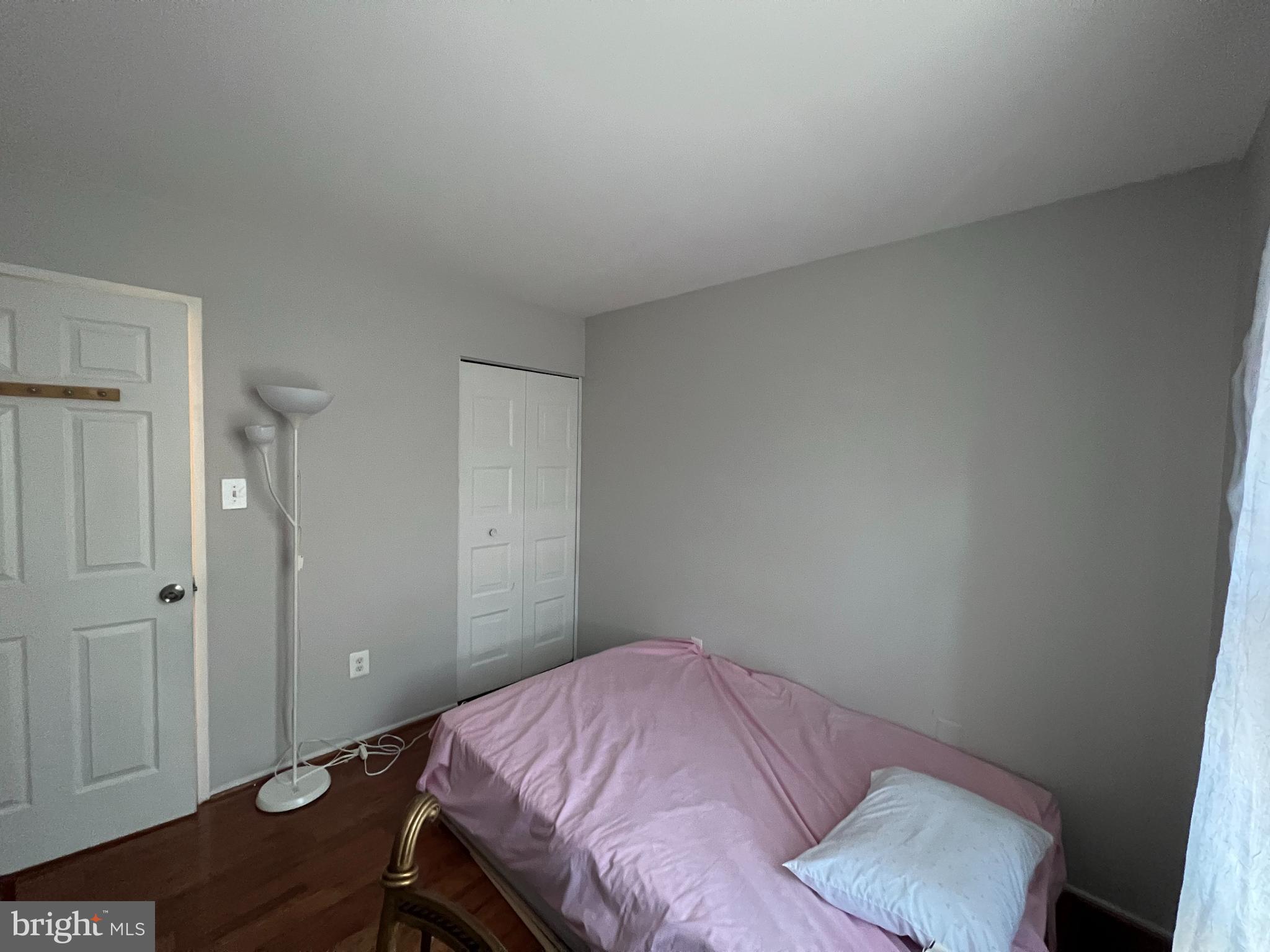 DERWOOD STATION - Residential Lease