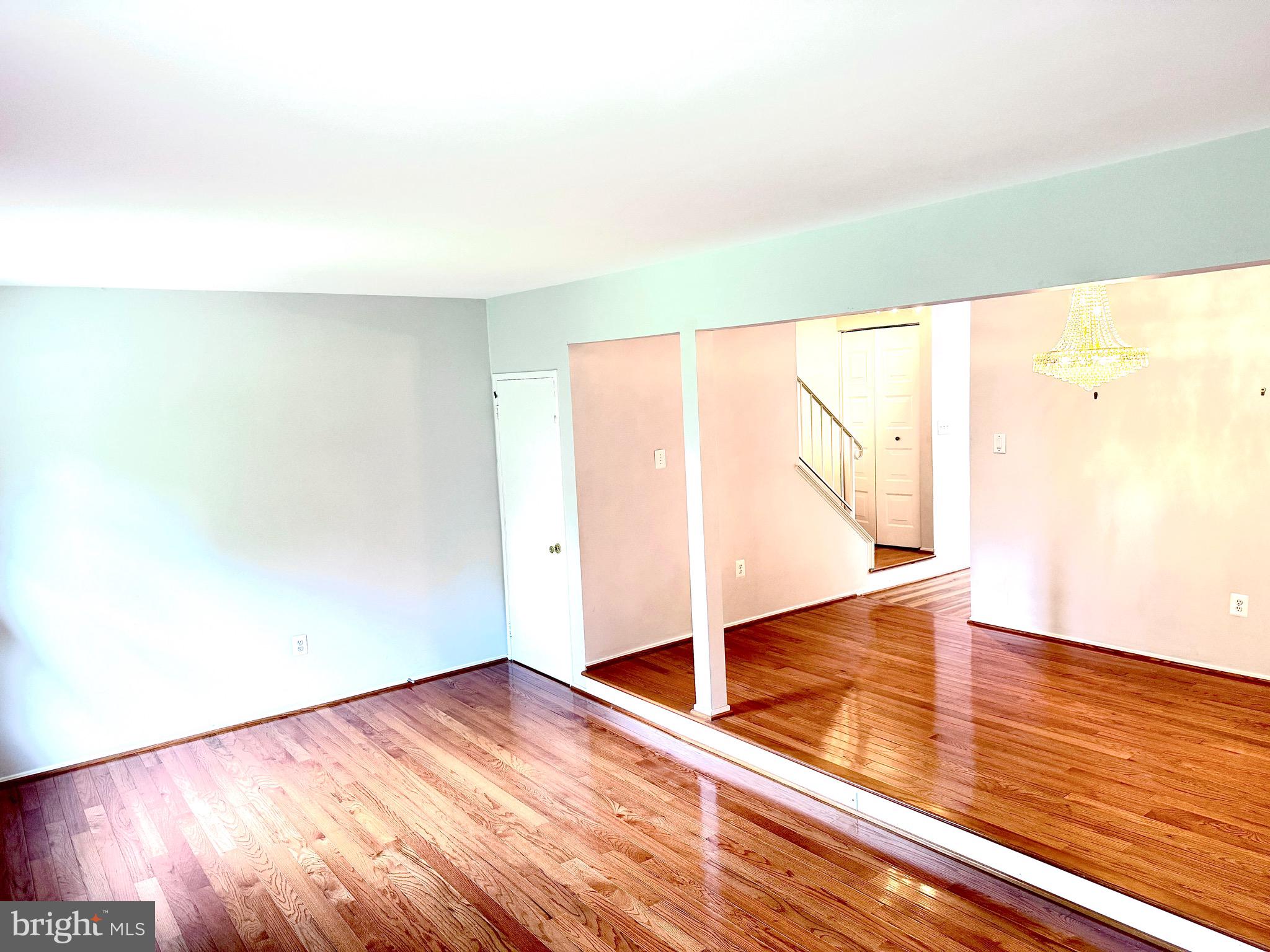 DERWOOD STATION - Residential Lease