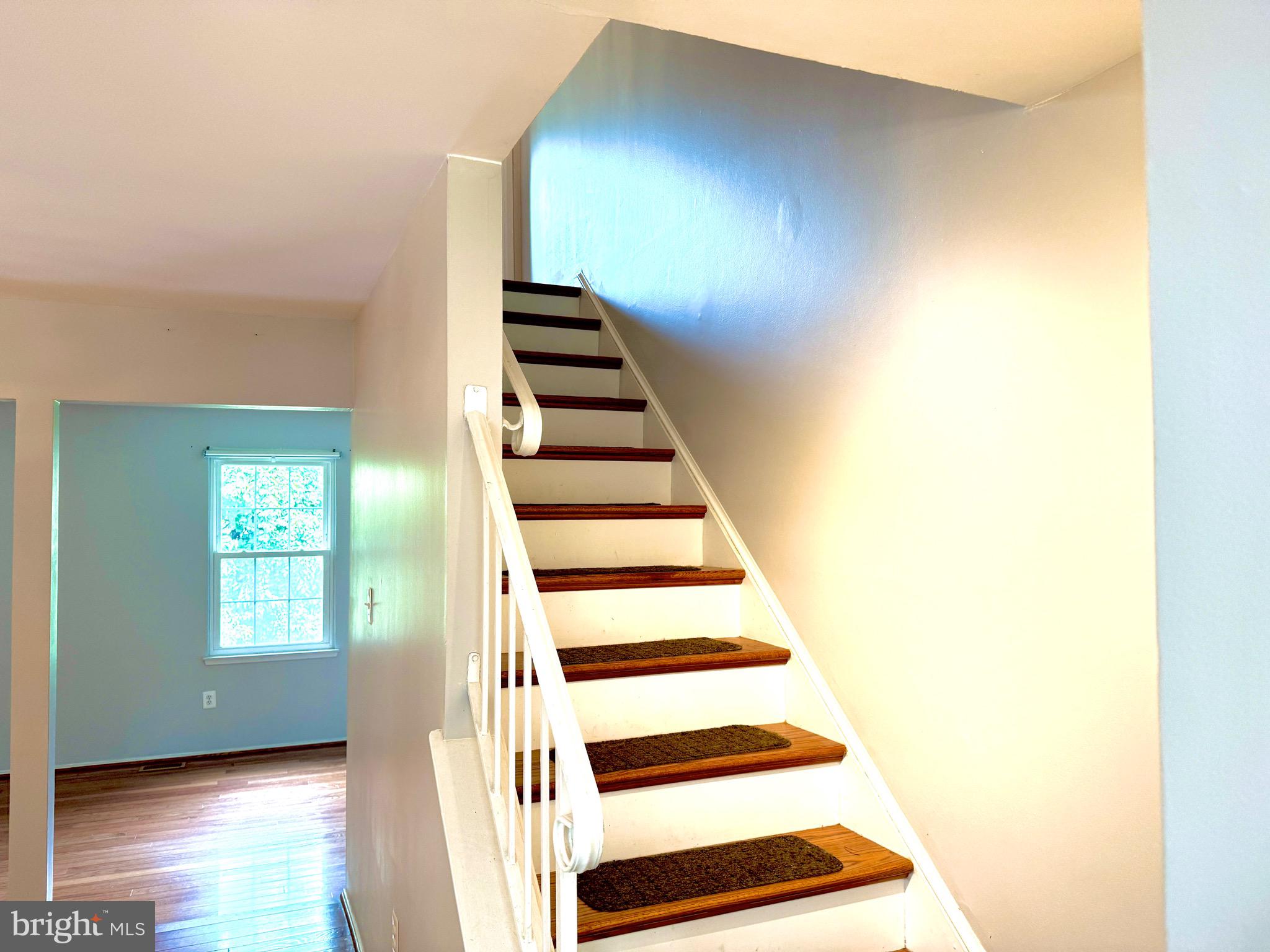 DERWOOD STATION - Residential Lease