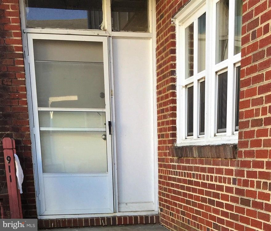 Great 2 story efficiency unit for rent in Annapolis. Unit is very cozy and welcoming with 2 bedrooms and 1 full bathroom. Close to Historic Downtown Annapolis. $50 per applicant fee required with all applications,