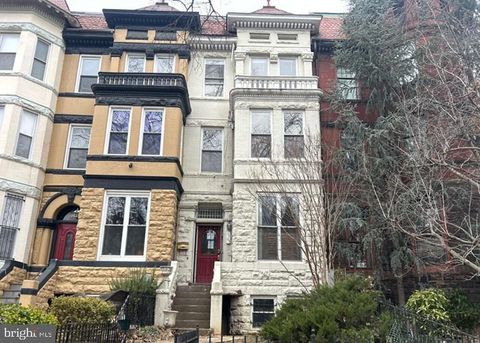 Townhouse For Sale - 1303 Euclid Street<br/> WASHINGTON, DC 20009