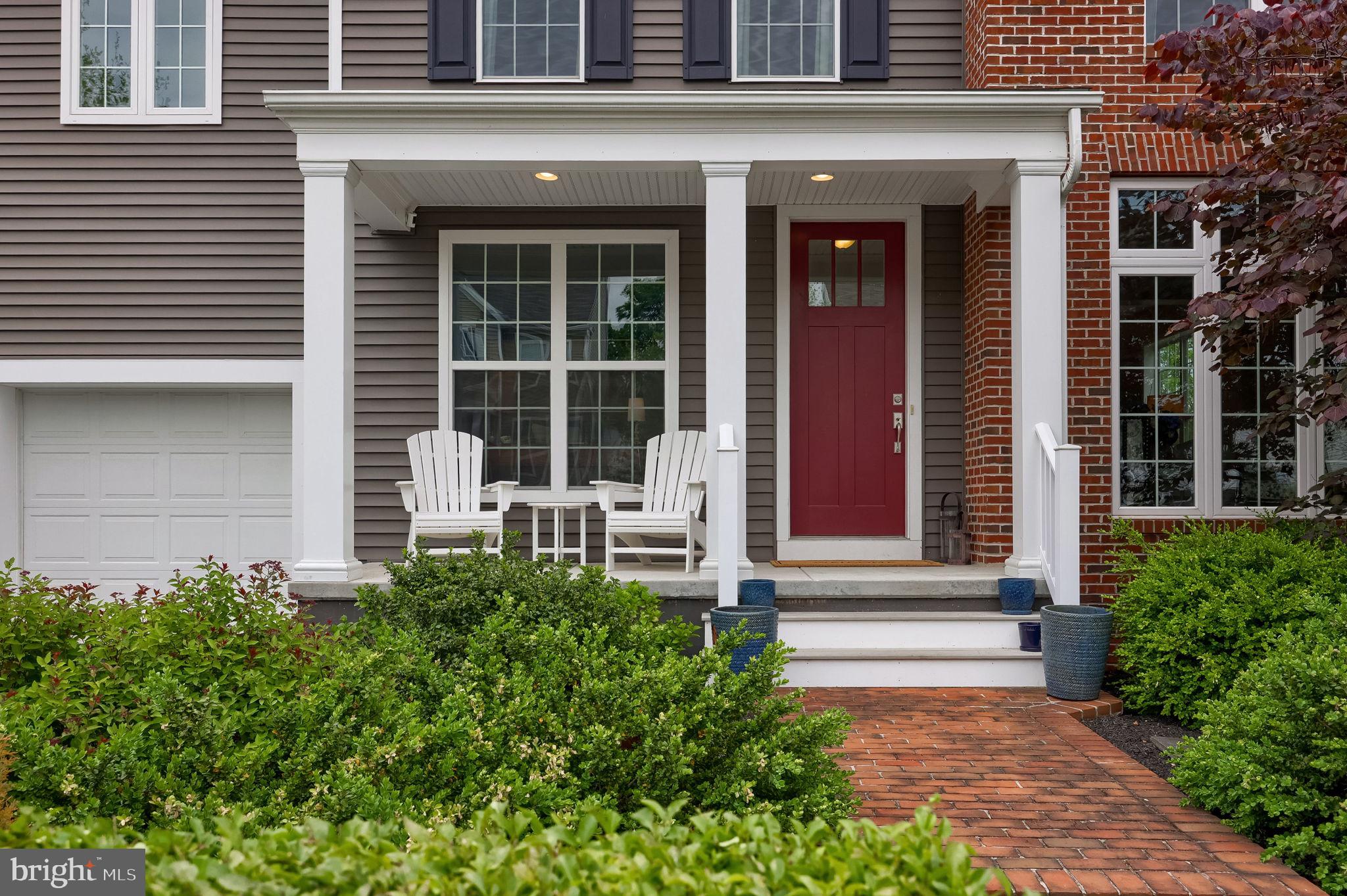 1129 EDGEMOOR COURT