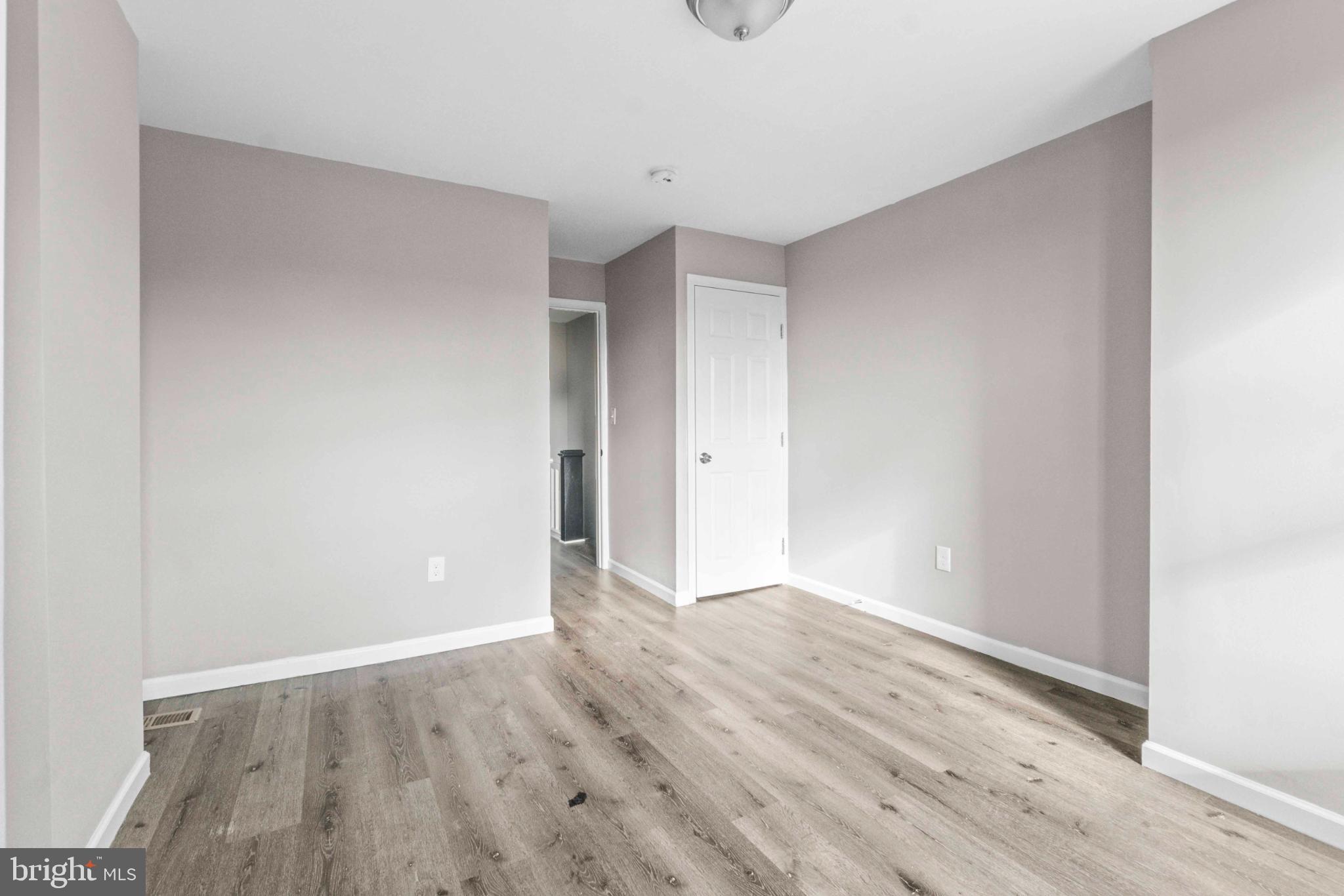 ELWOOD PARK - Residential