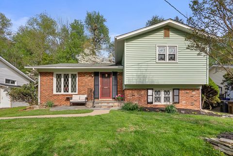 Photo of 818 Cabin John Parkway, ROCKVILLE, MD 20852 (MLS # MDMC2227534)