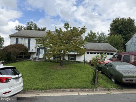 Photo of 206 N Laura Anne Drive, STERLING, VA 20164 (MLS # VALO2135902)