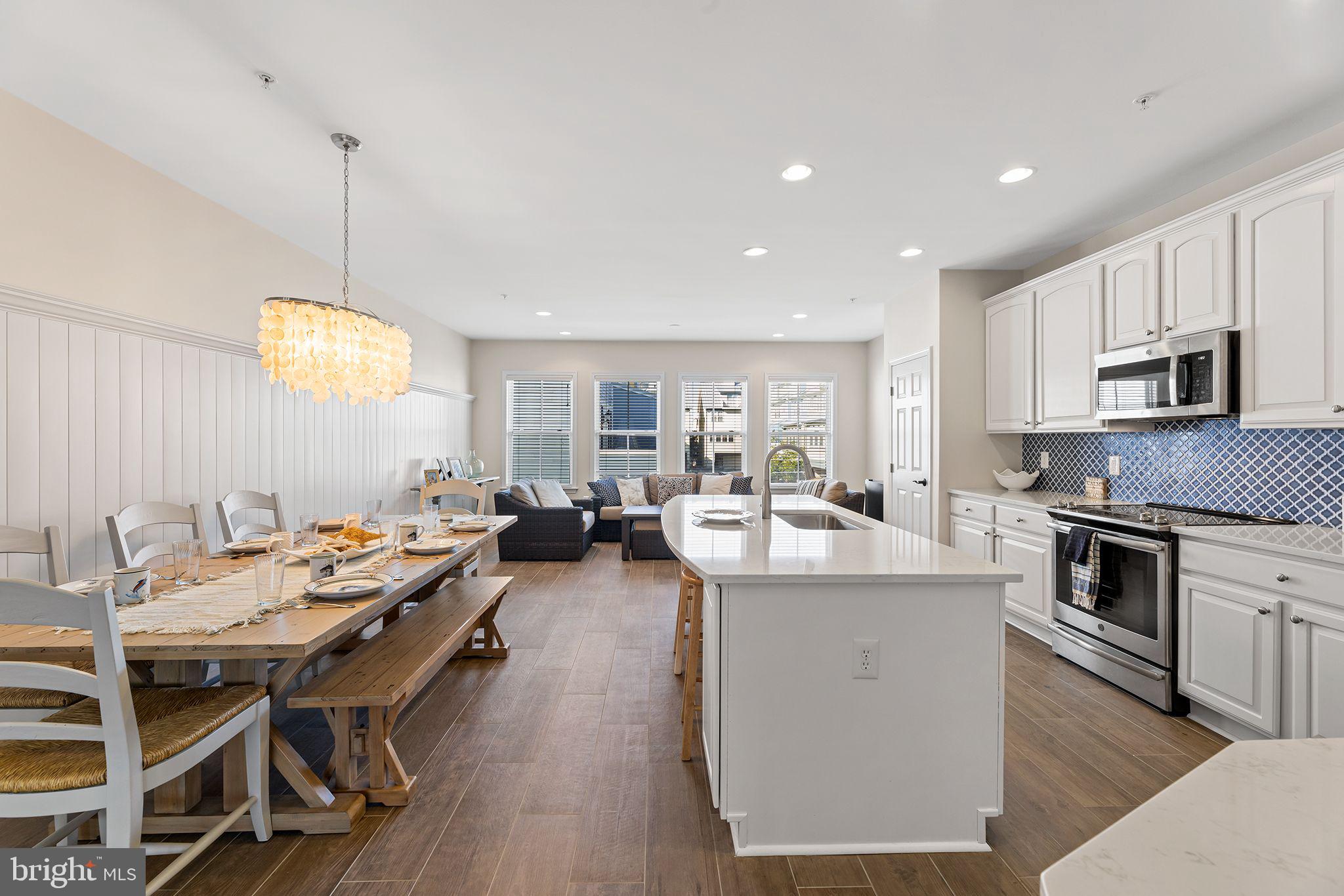 SUNSET ISLAND - Residential