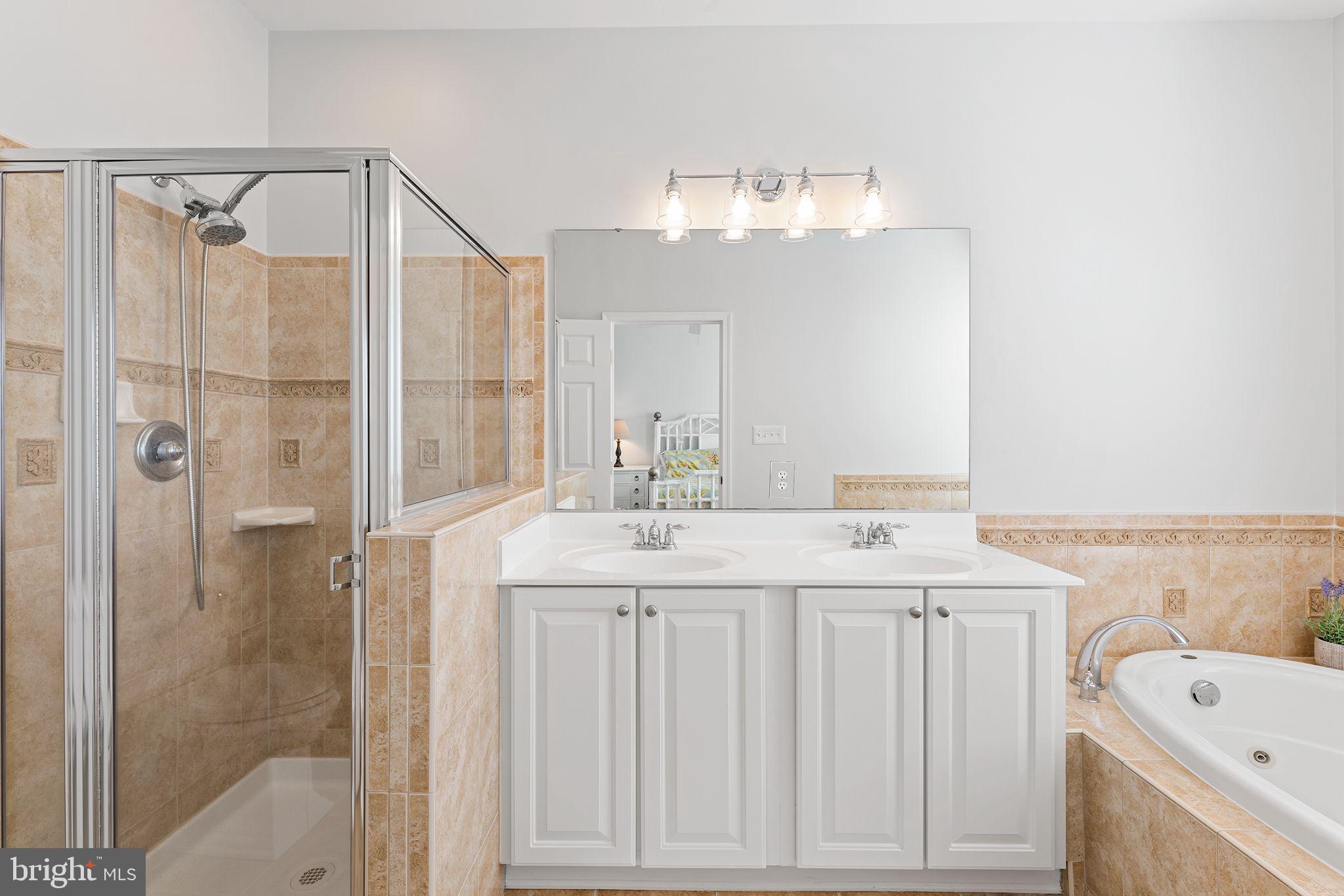 SUNSET ISLAND - Residential