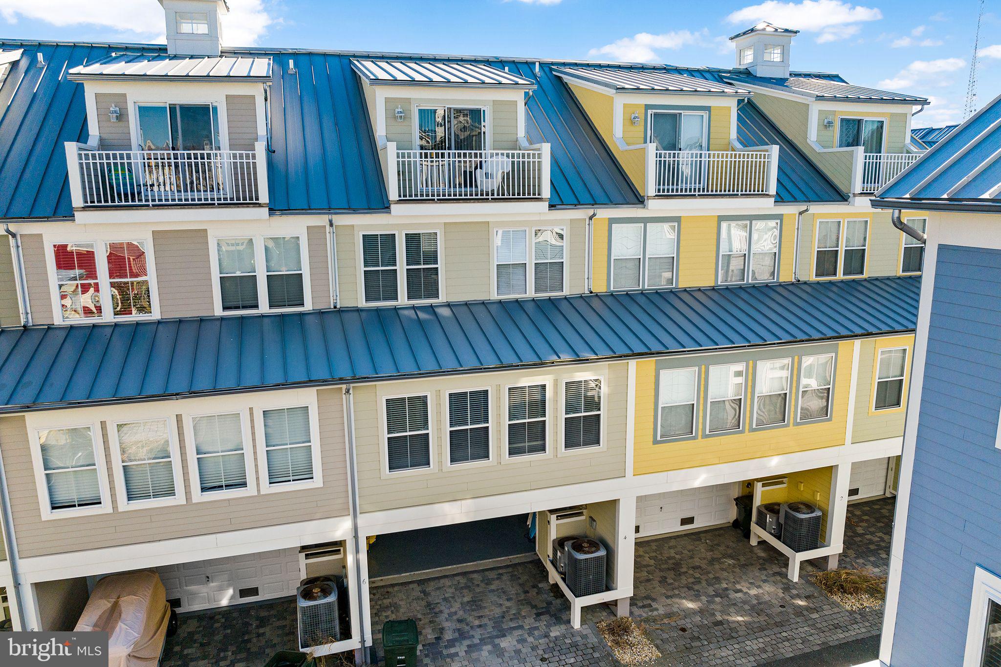 SUNSET ISLAND - Residential