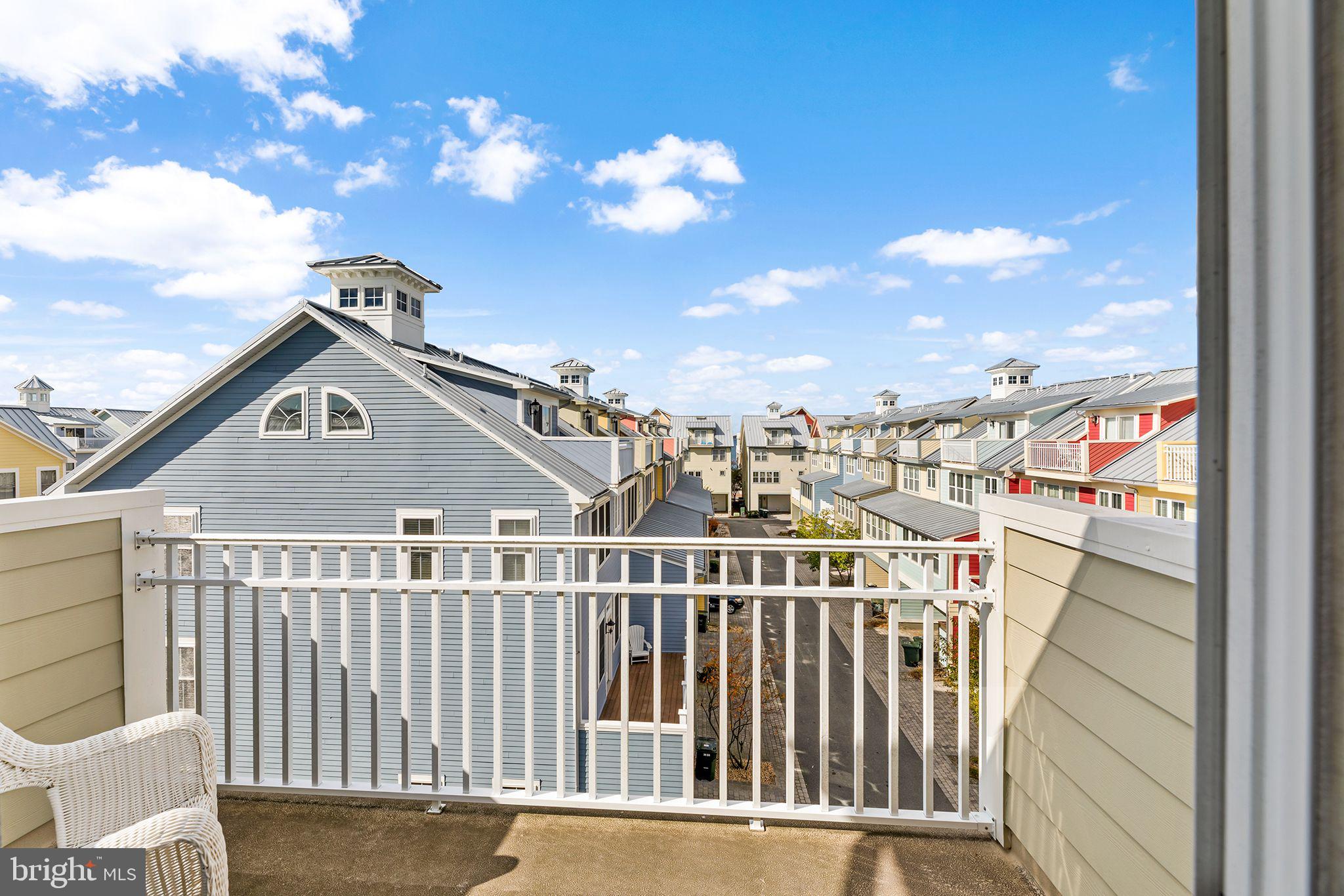 SUNSET ISLAND - Residential