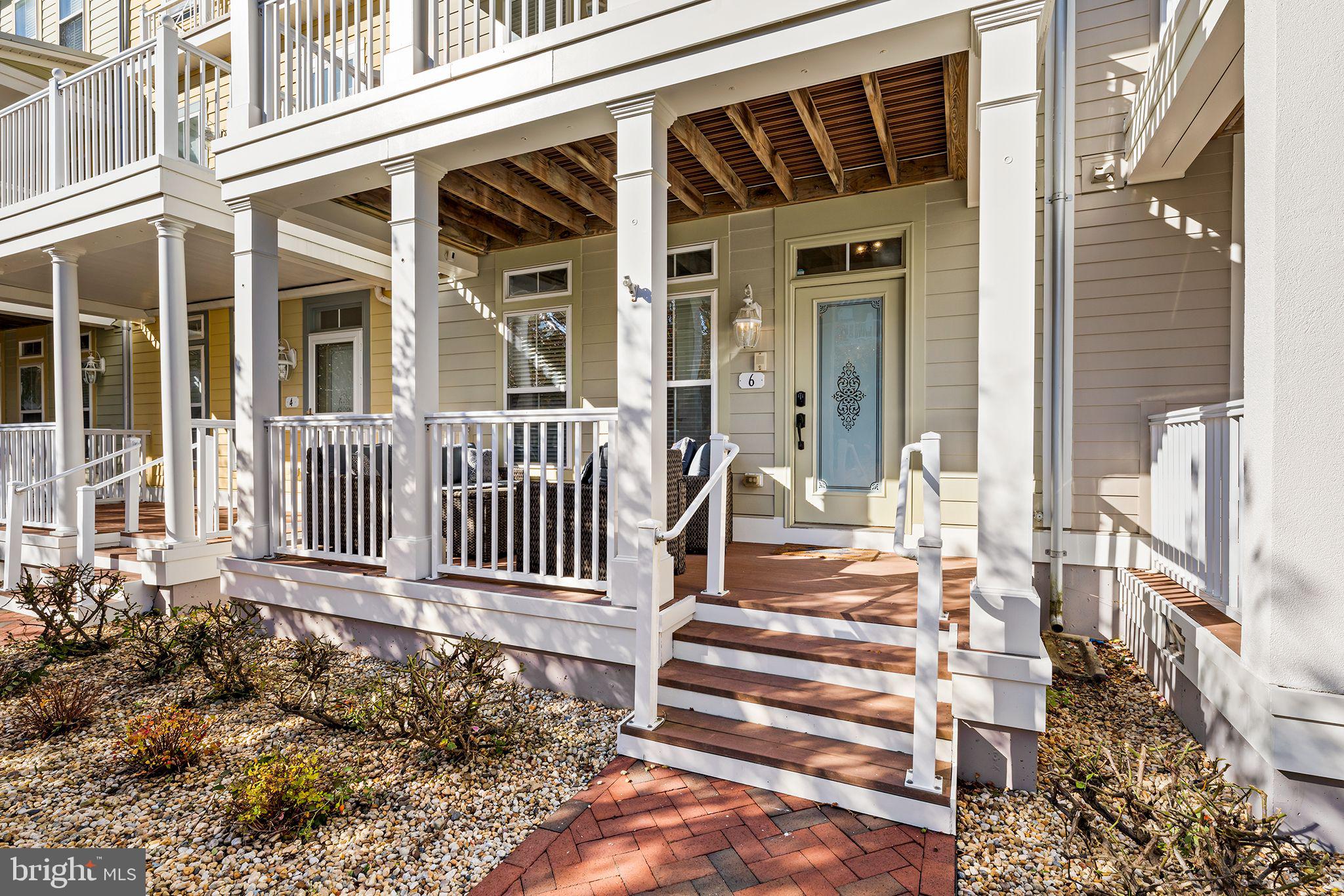 SUNSET ISLAND - Residential