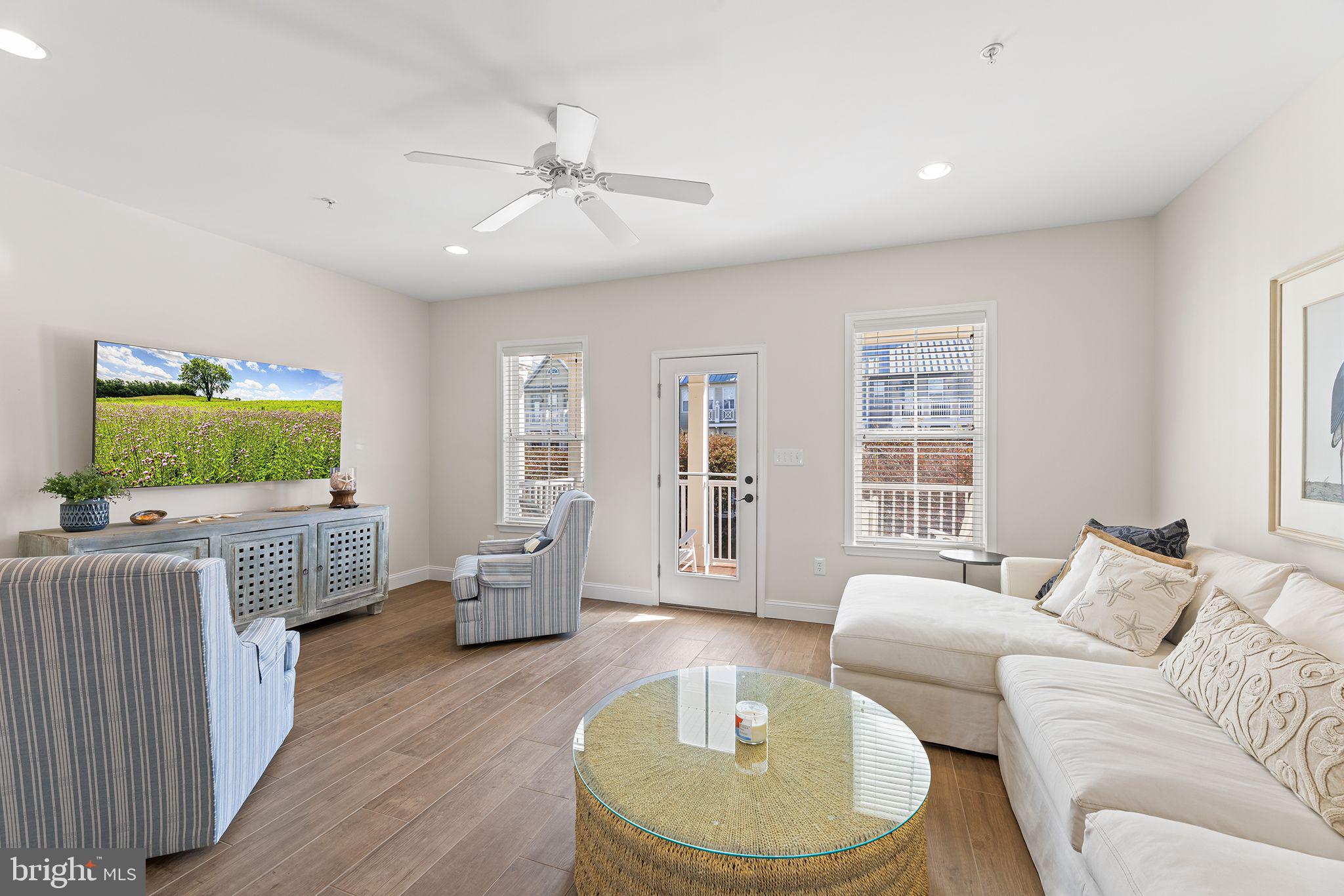 SUNSET ISLAND - Residential