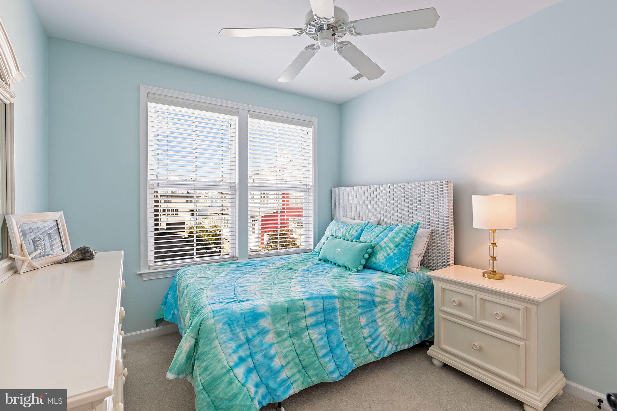 SUNSET ISLAND - Residential