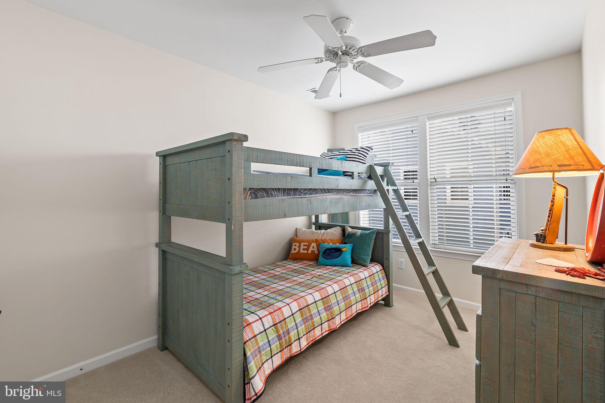 SUNSET ISLAND - Residential