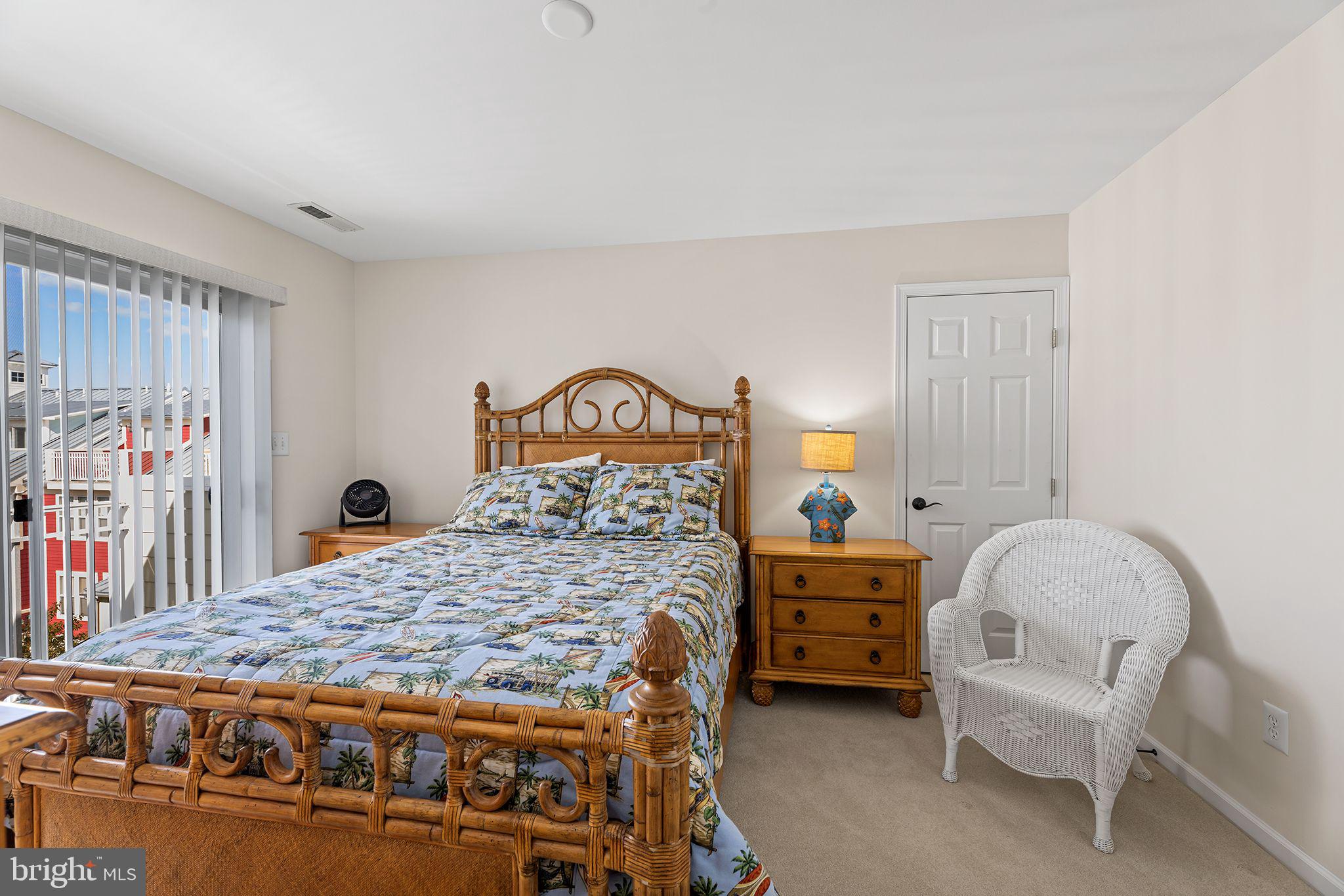 SUNSET ISLAND - Residential