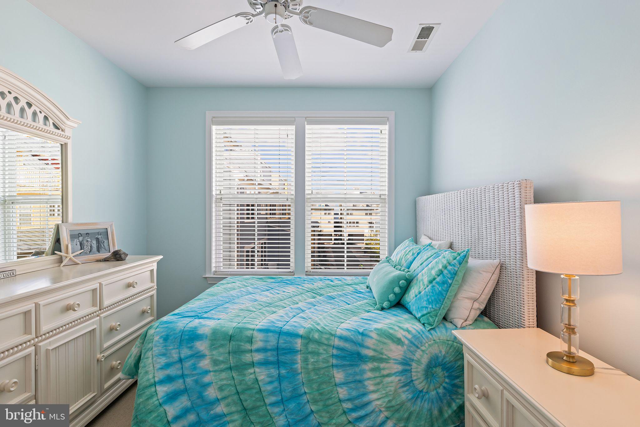 SUNSET ISLAND - Residential