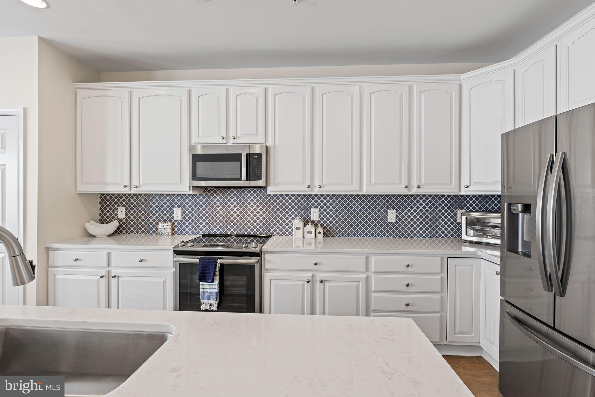 SUNSET ISLAND - Residential