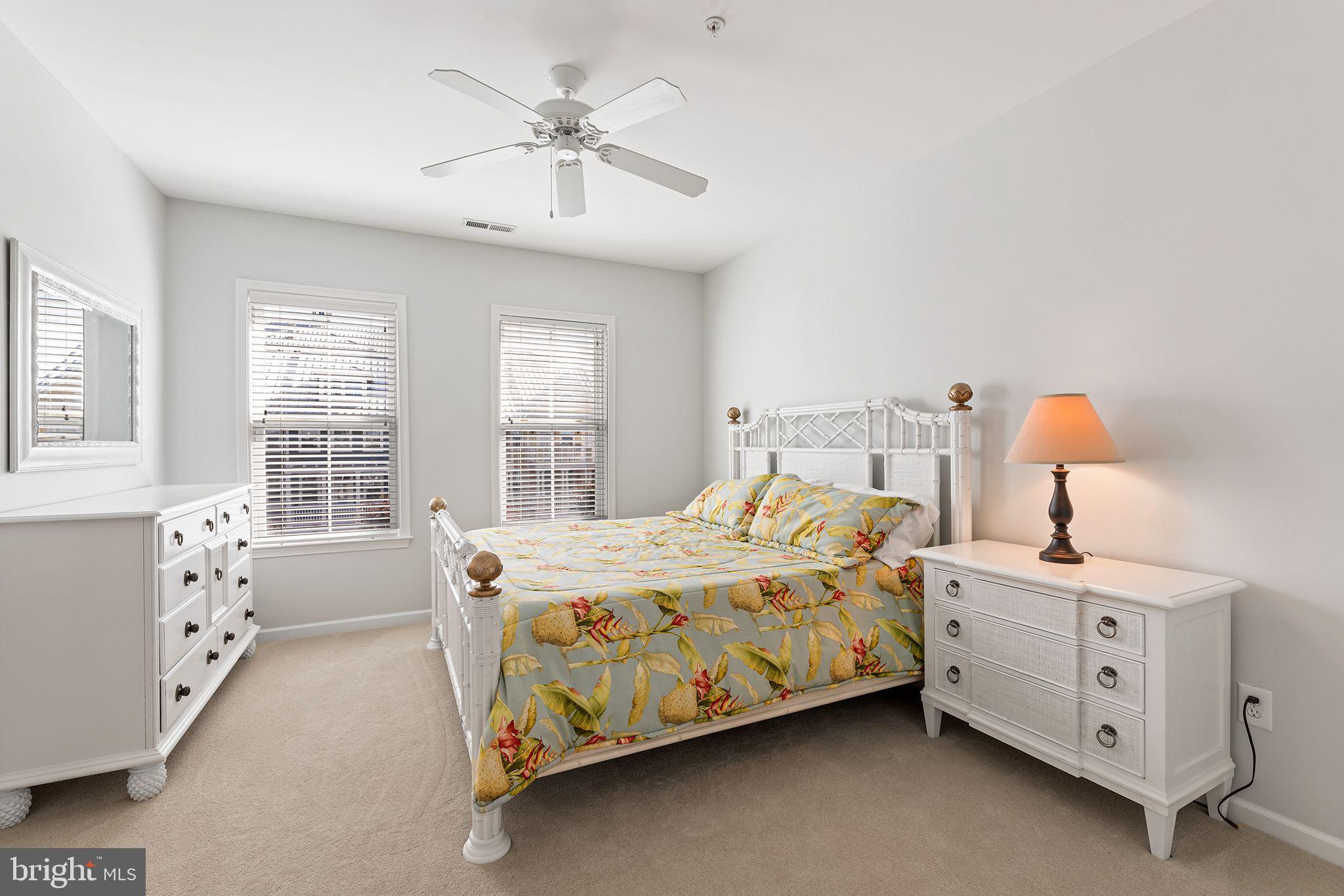 SUNSET ISLAND - Residential