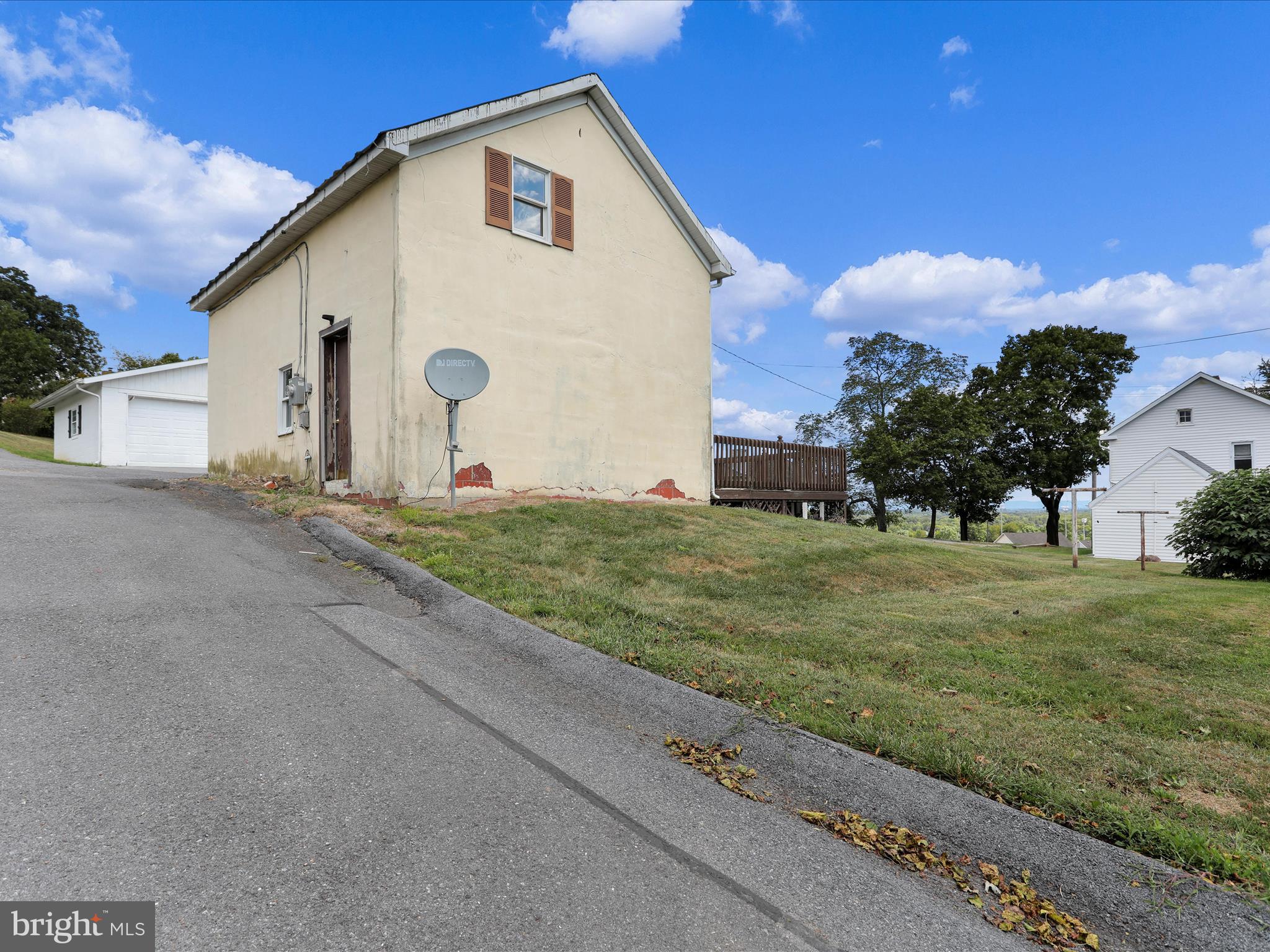 TOWN OF HEDGESVILLE - Residential