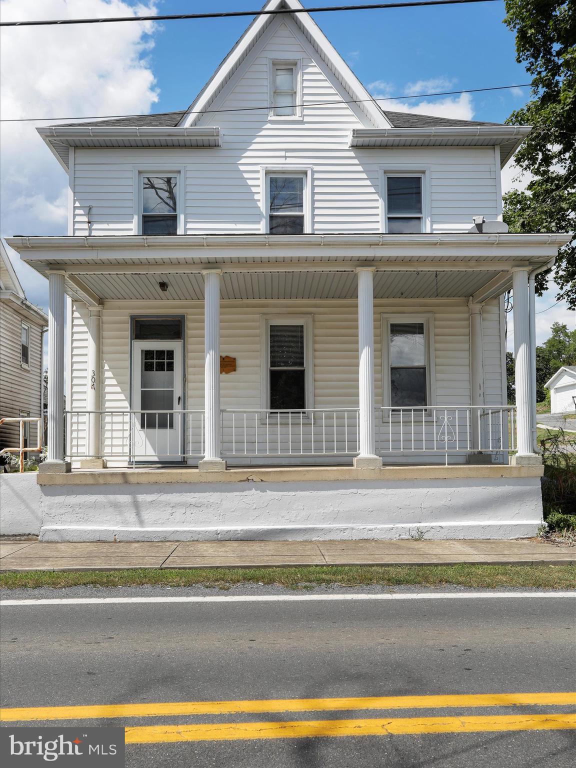 307-307.5 MARY STREET N