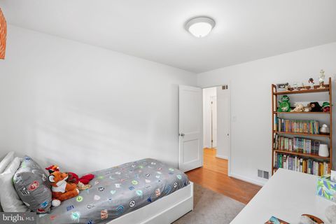 Tiny photo for 7914 Bainbridge Road, ALEXANDRIA, VA 22308 (MLS # VAFX2308204)