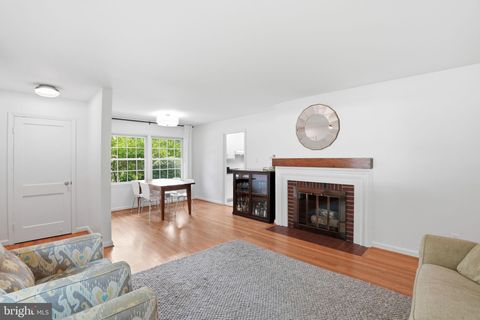 Tiny photo for 7914 Bainbridge Road, ALEXANDRIA, VA 22308 (MLS # VAFX2308204)