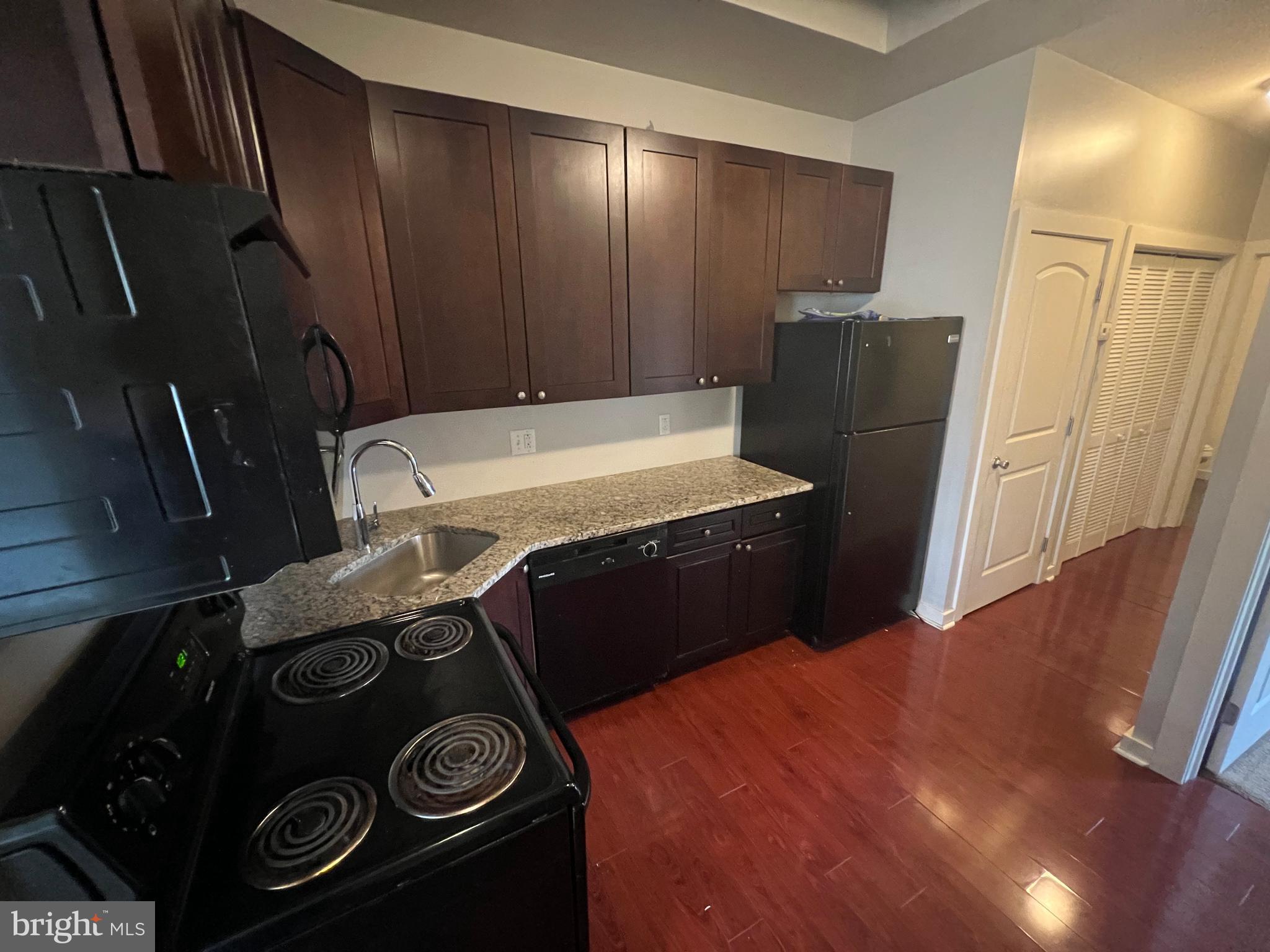 TEMPLE UNIVERSITY - Residential Lease