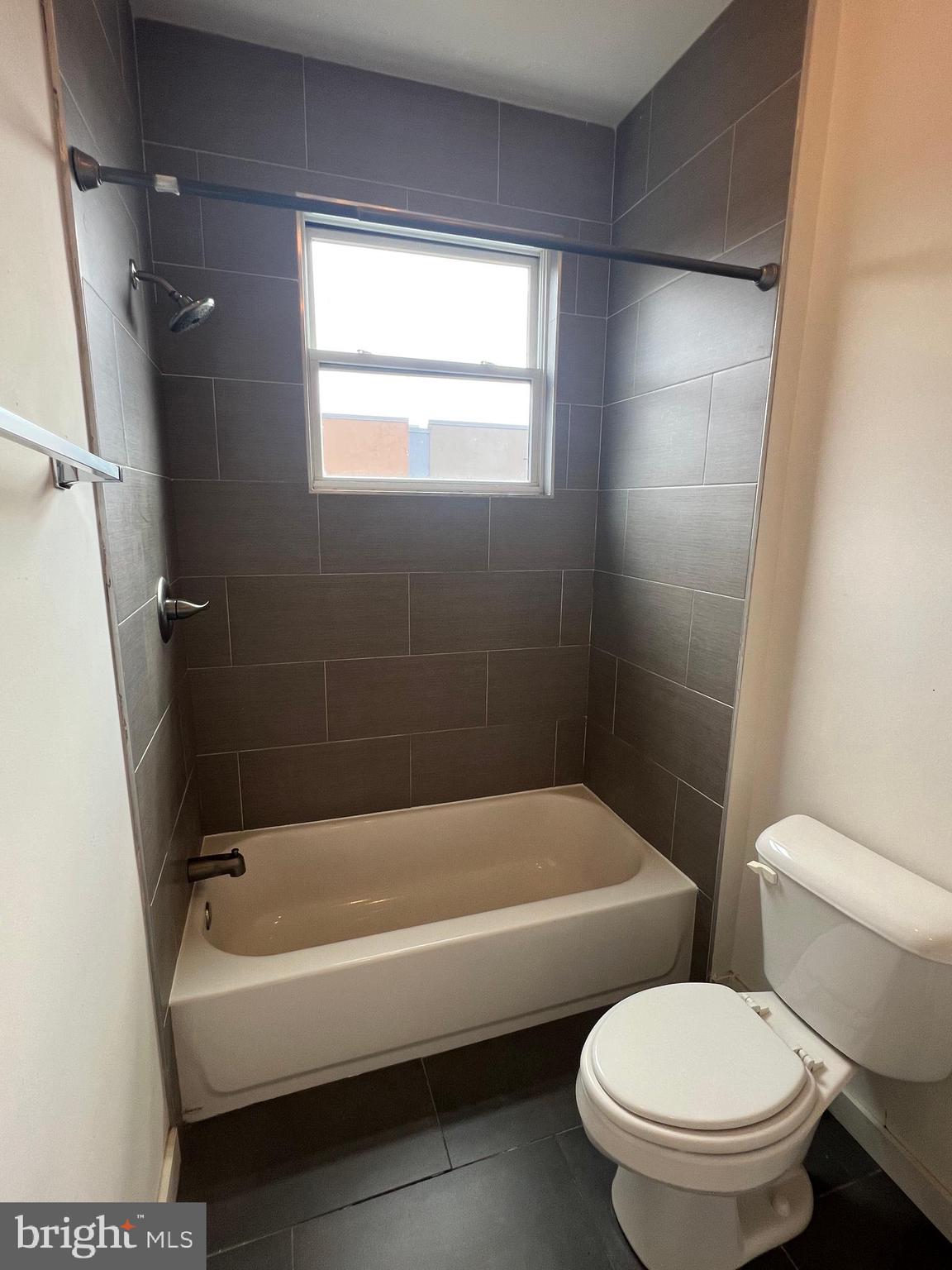 TEMPLE UNIVERSITY - Residential Lease