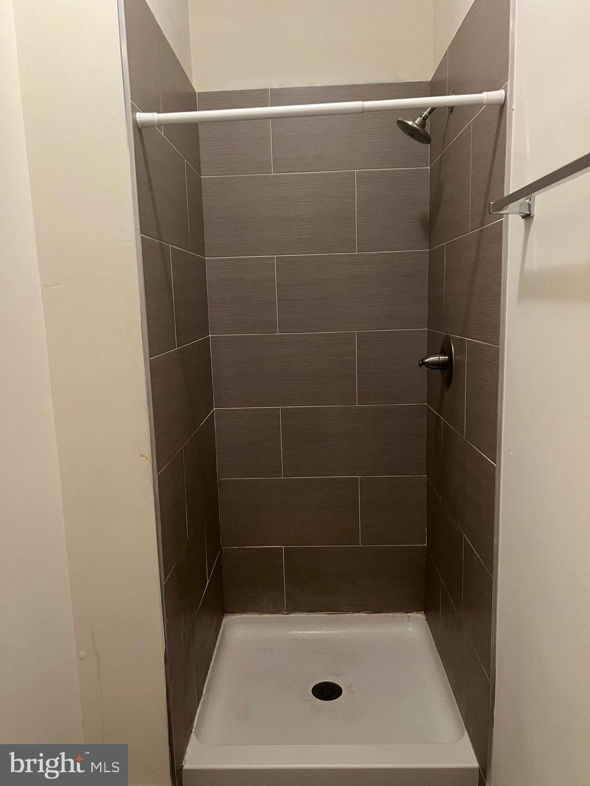 TEMPLE UNIVERSITY - Residential Lease