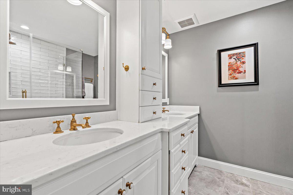 WATERFORD - Residential