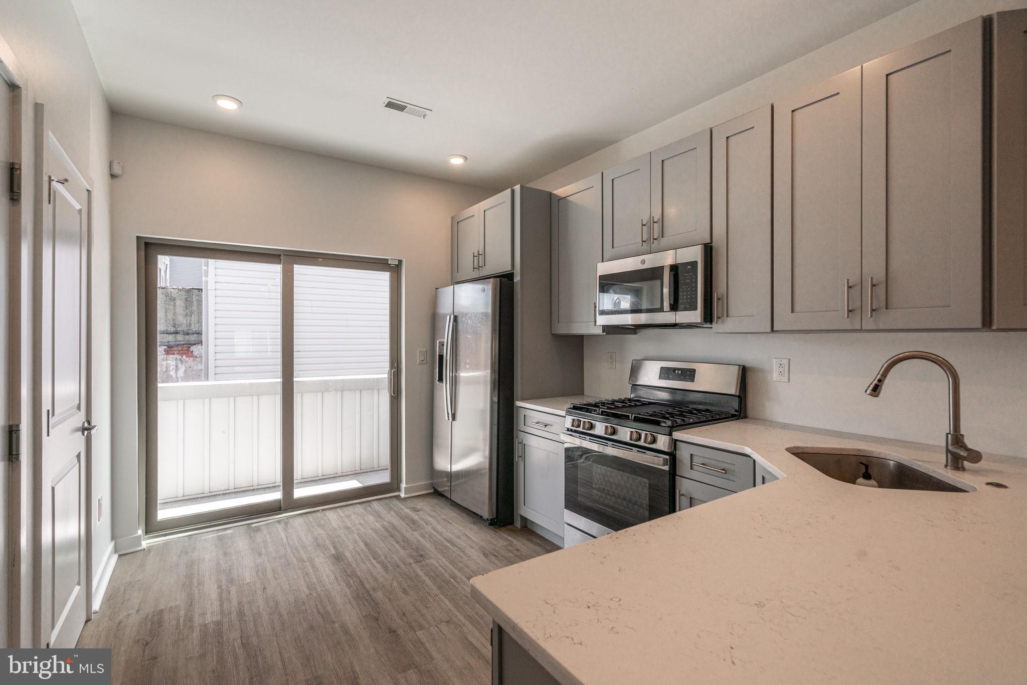 POINT BREEZE - Residential Income