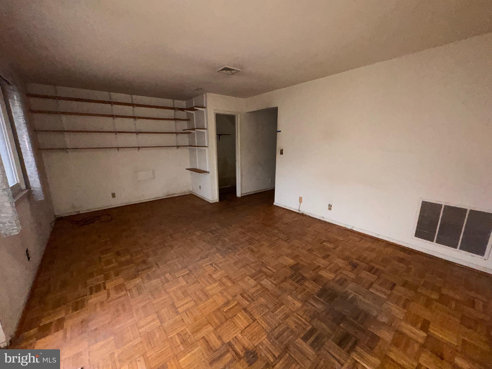 WASHINGTON SQ - Residential