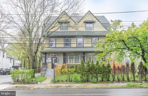 115 Montgomery Avenue Unit 2, Bala Cynwyd, PA MLS: PAMC2159620