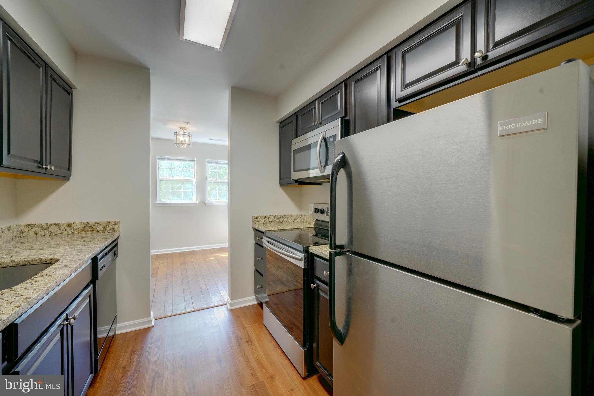 VILLAGE OF MONTGOMERY RUN - Residential Lease