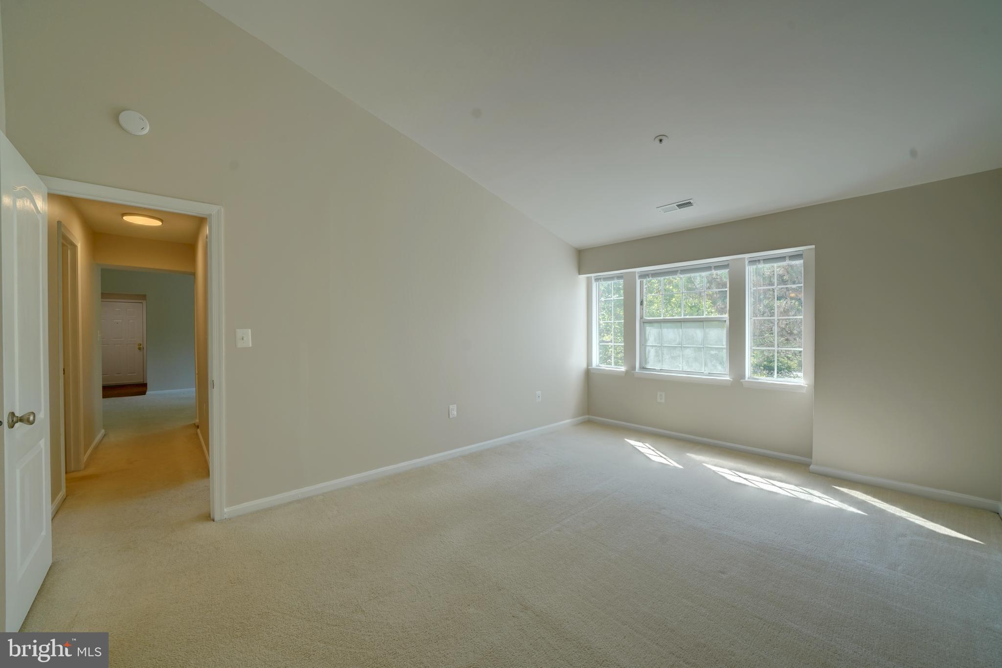 VILLAGE OF MONTGOMERY RUN - Residential Lease