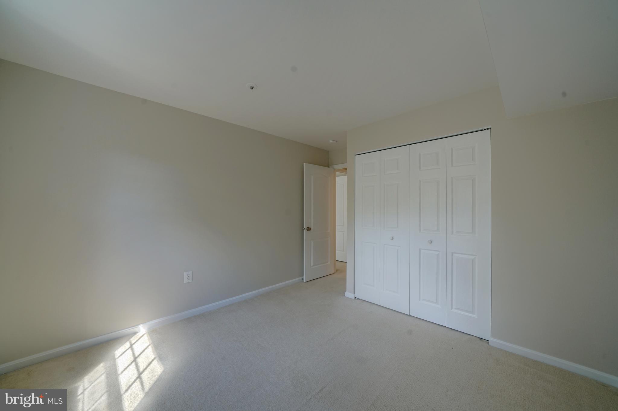 VILLAGE OF MONTGOMERY RUN - Residential Lease