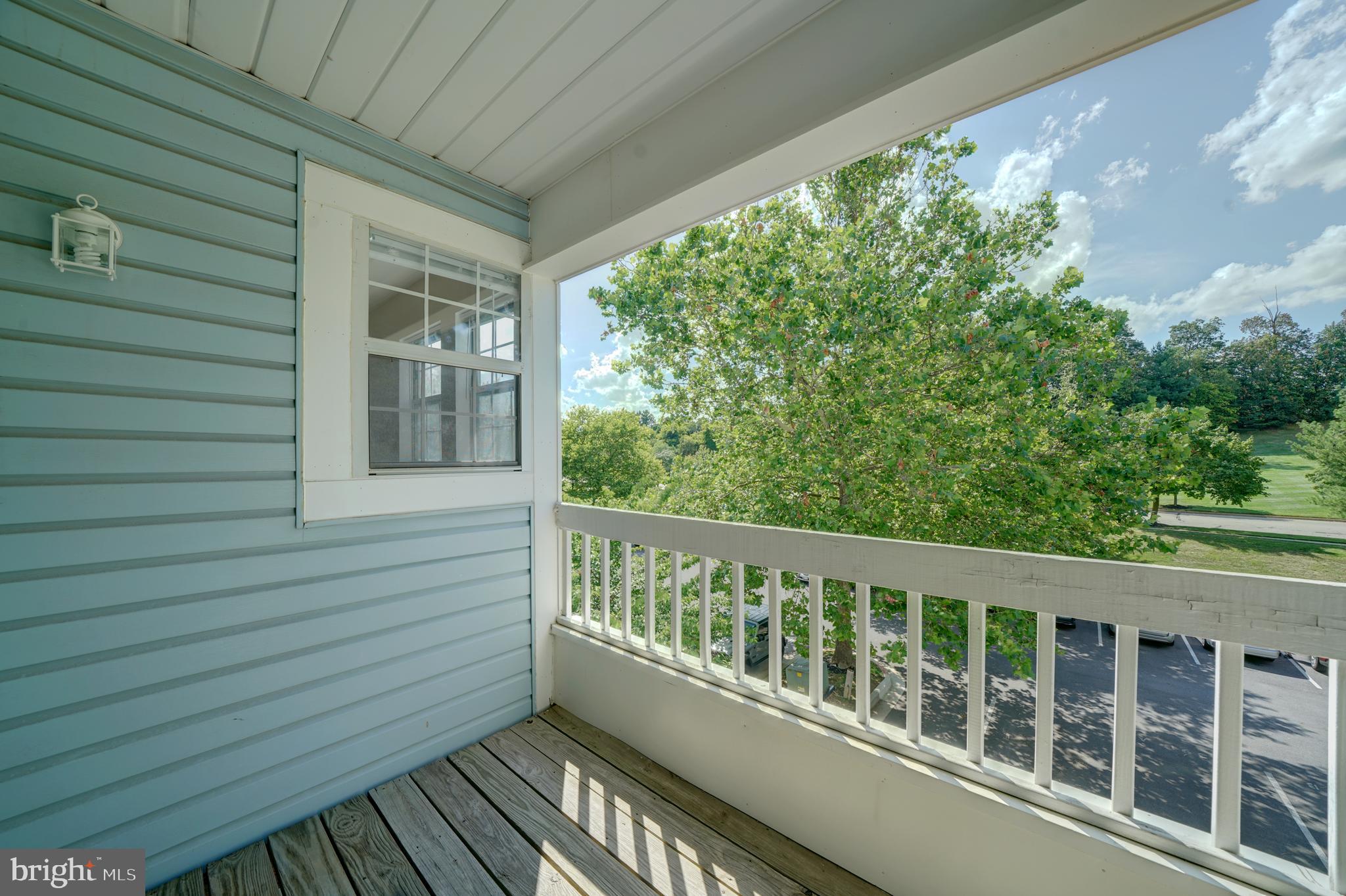 VILLAGE OF MONTGOMERY RUN - Residential Lease