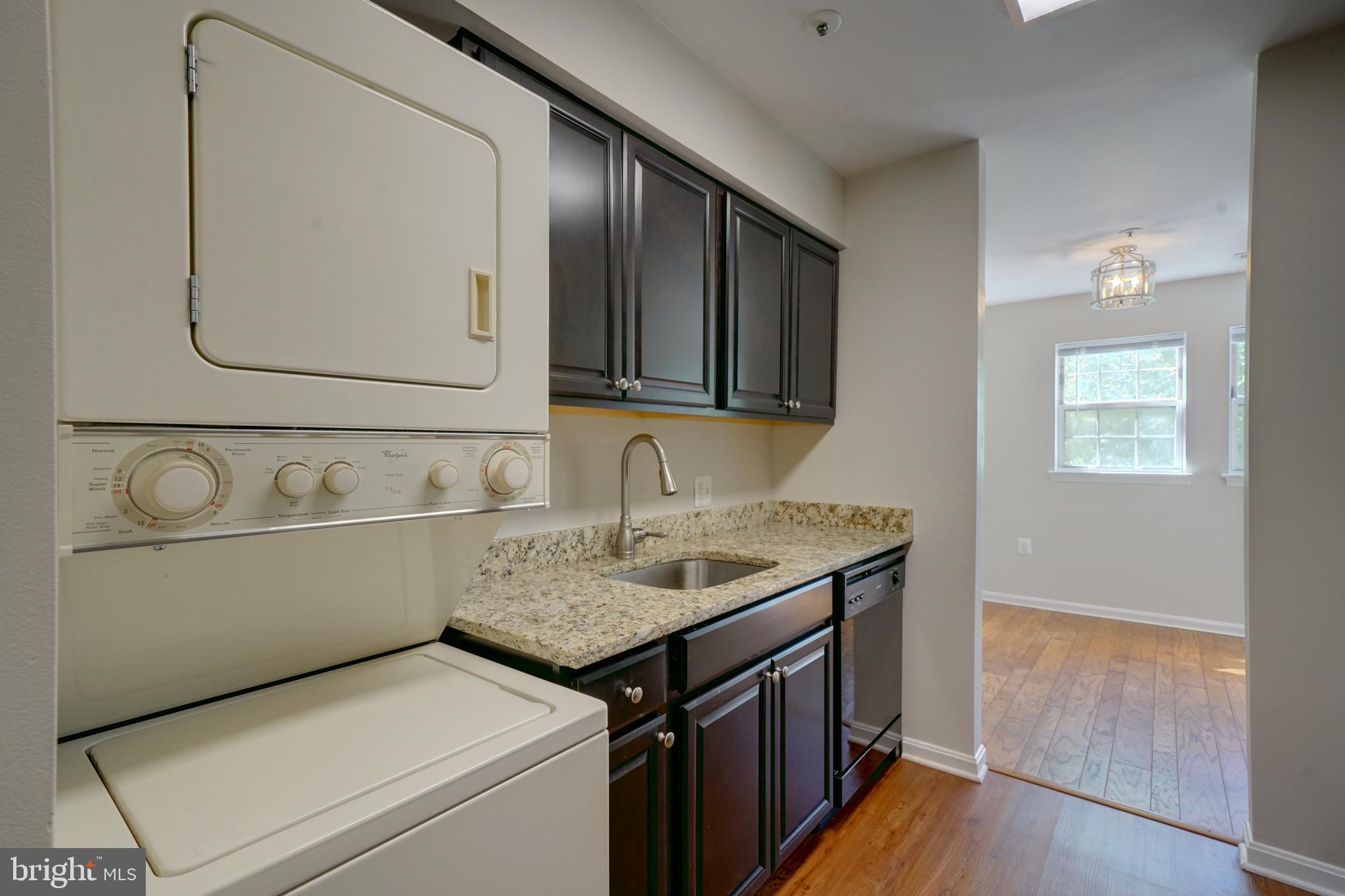 VILLAGE OF MONTGOMERY RUN - Residential Lease