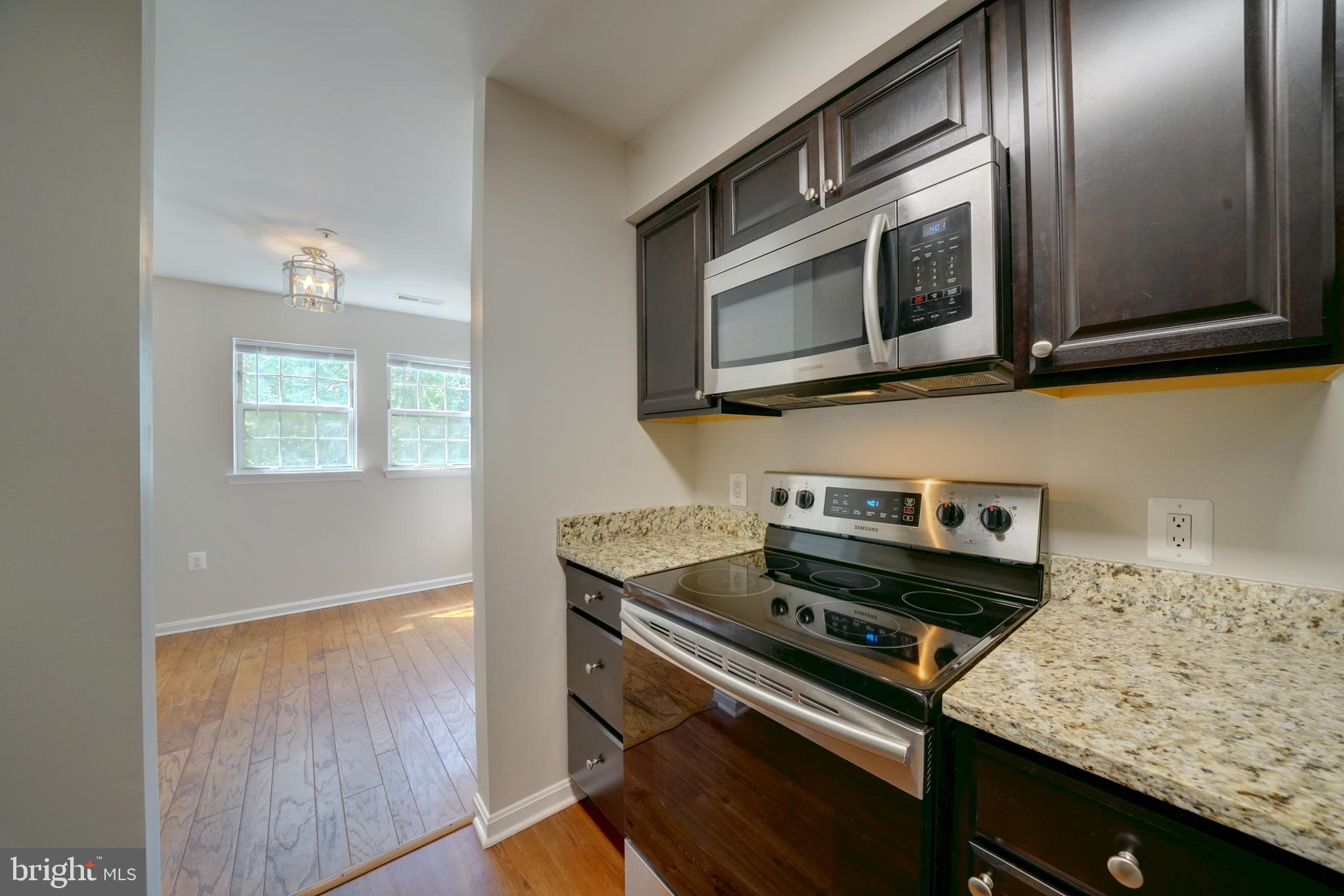 VILLAGE OF MONTGOMERY RUN - Residential Lease