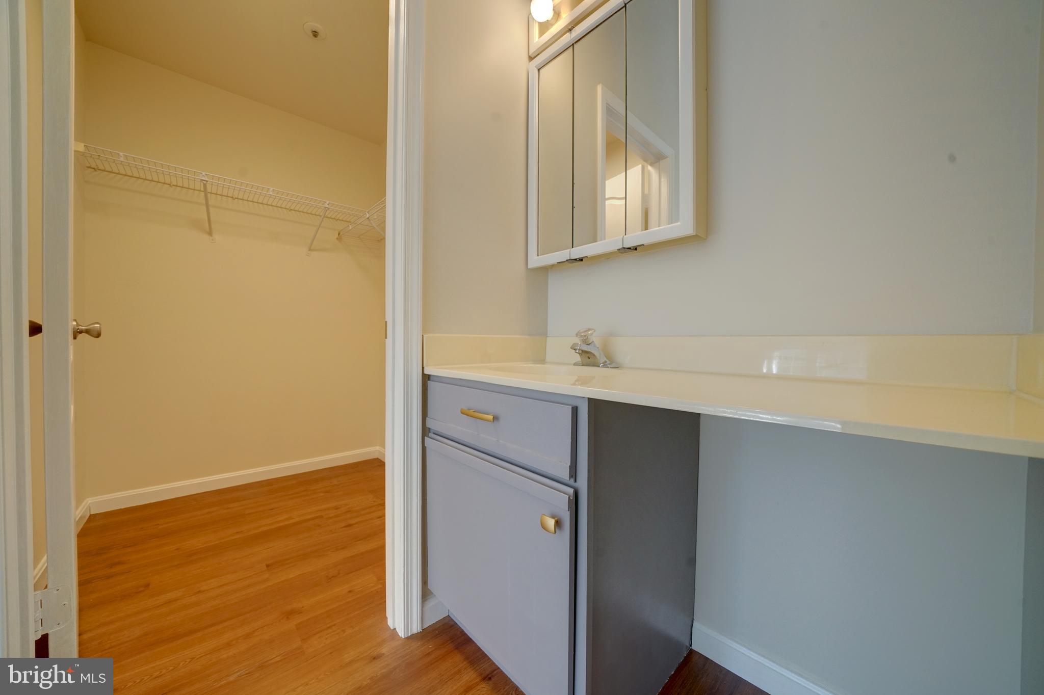 VILLAGE OF MONTGOMERY RUN - Residential Lease