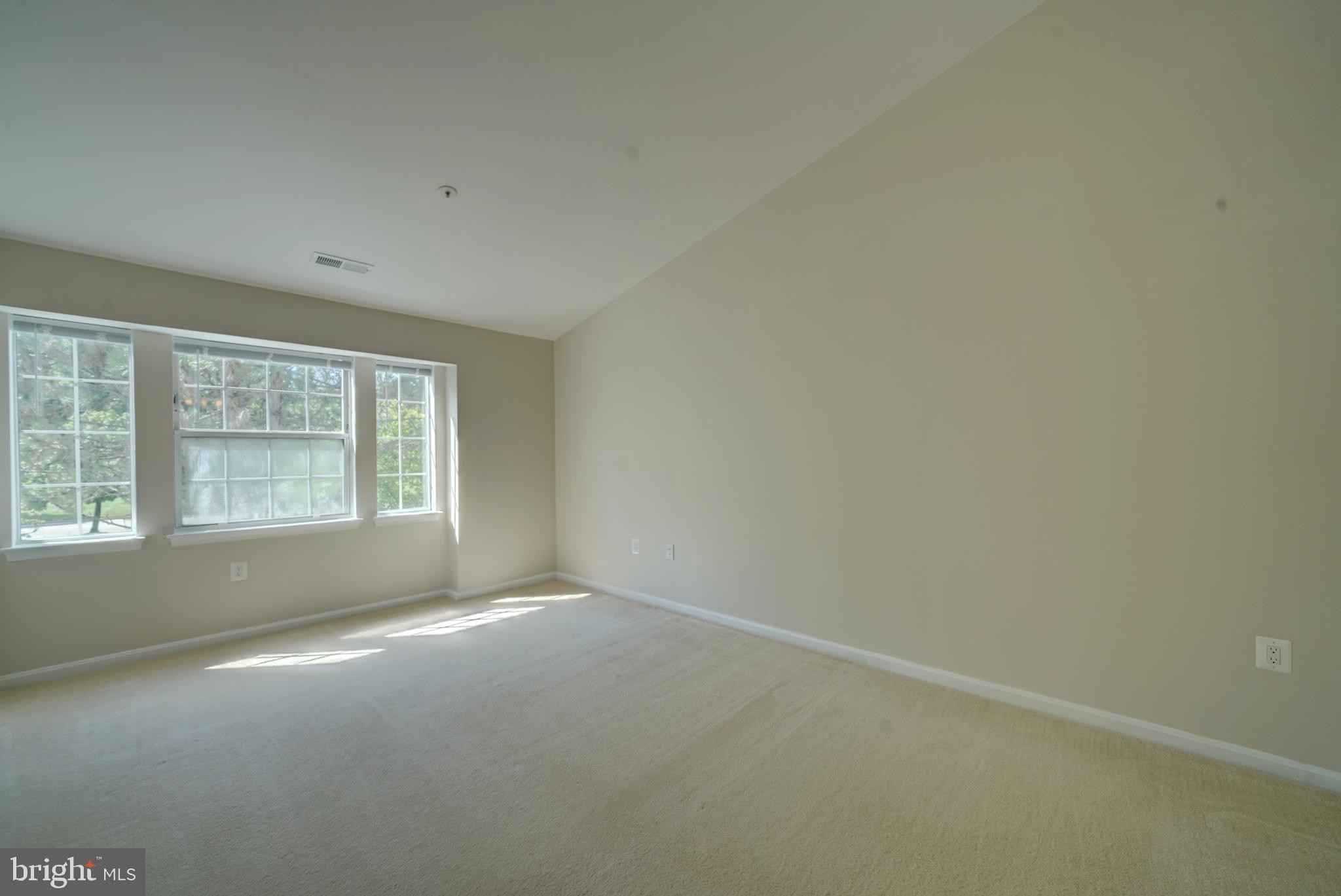 VILLAGE OF MONTGOMERY RUN - Residential Lease