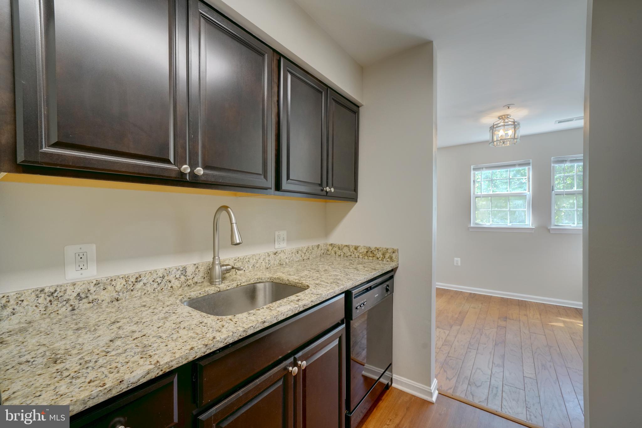 VILLAGE OF MONTGOMERY RUN - Residential Lease