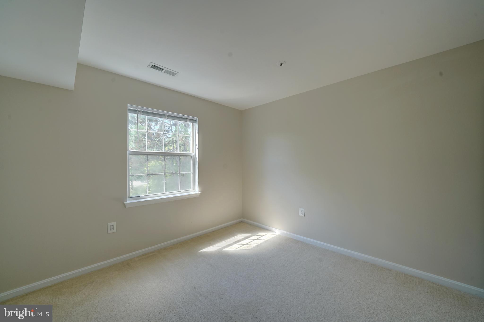 VILLAGE OF MONTGOMERY RUN - Residential Lease