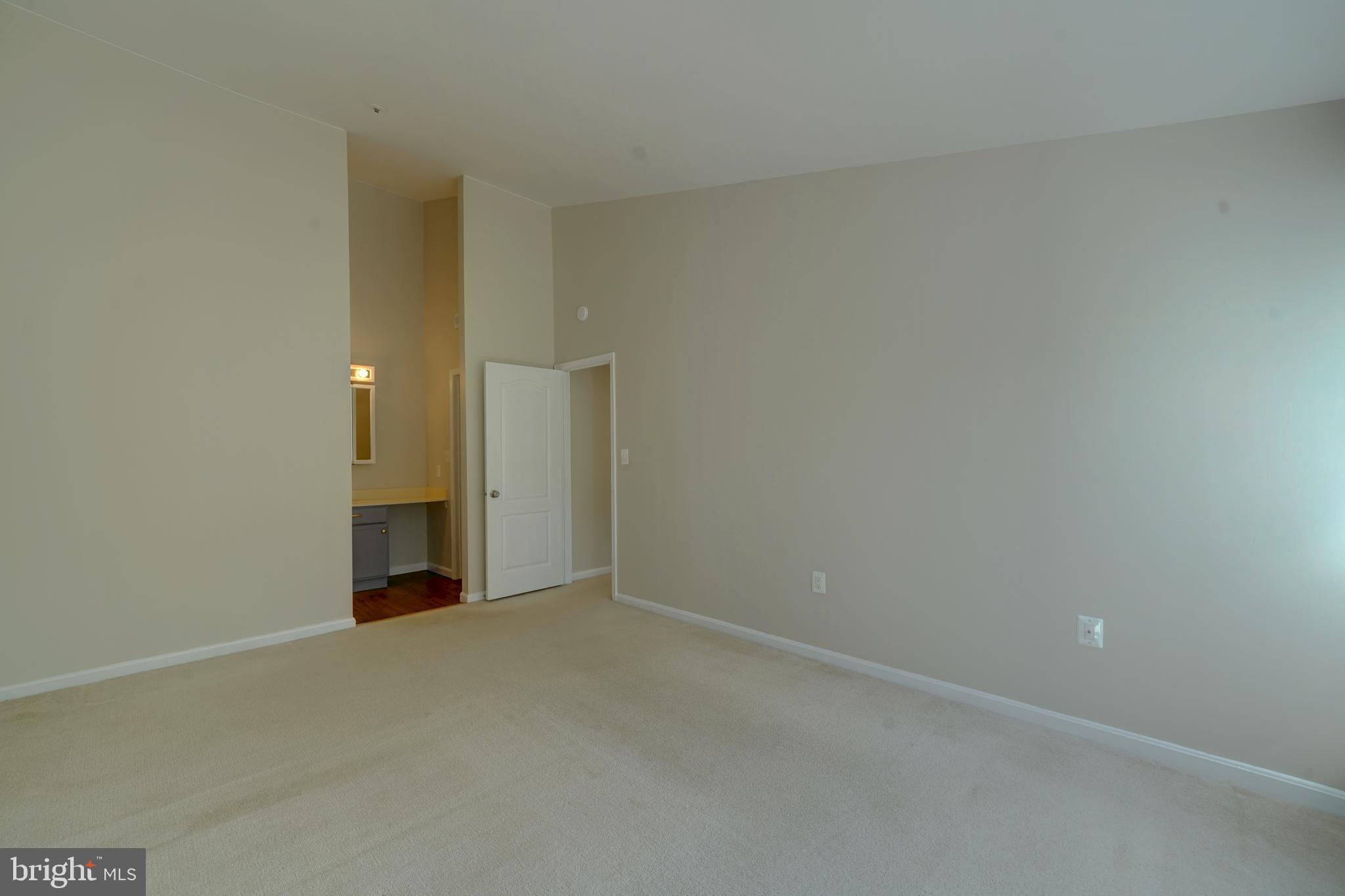 VILLAGE OF MONTGOMERY RUN - Residential Lease