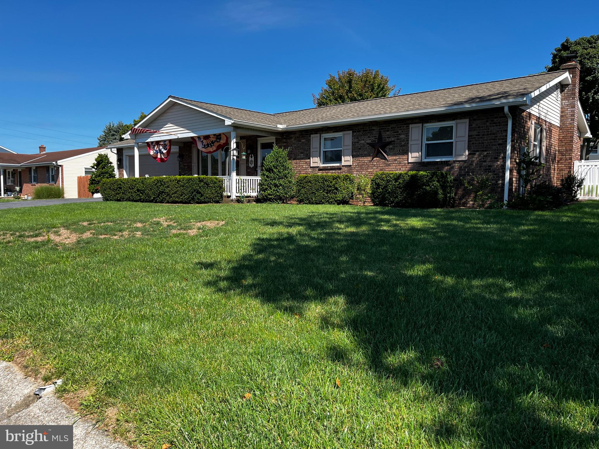 931 OAK LANE