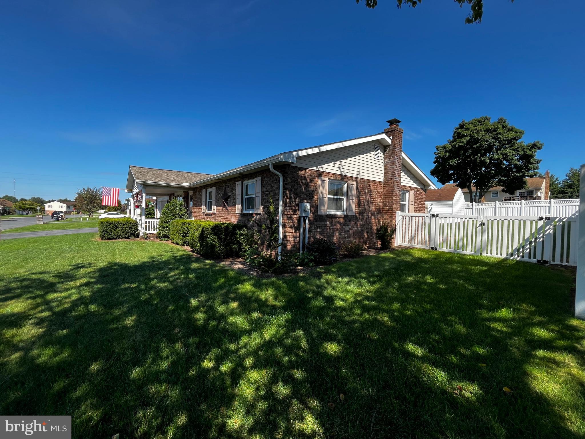 931 OAK LANE