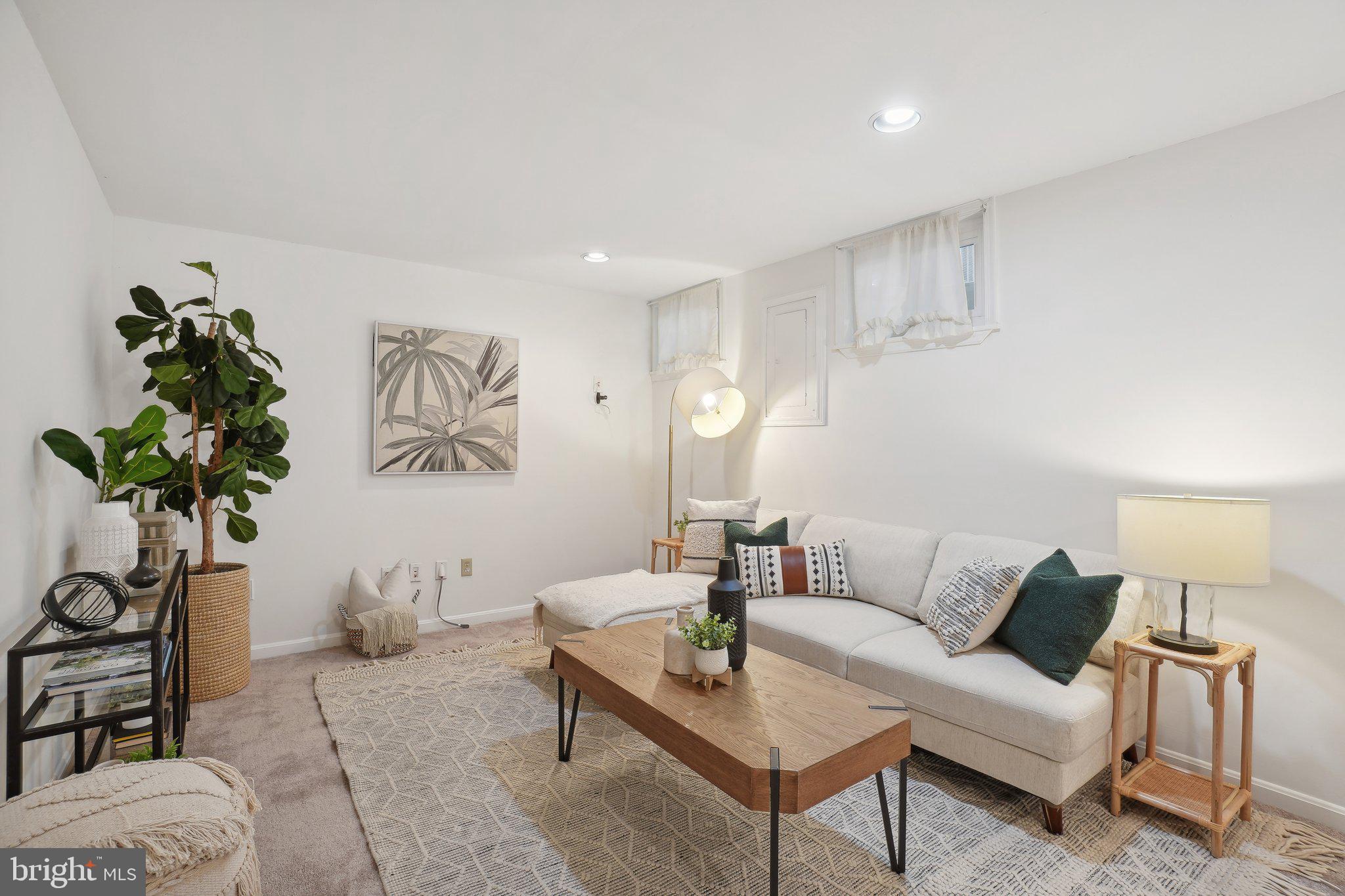 SPRINGFIELD OAKS - Residential