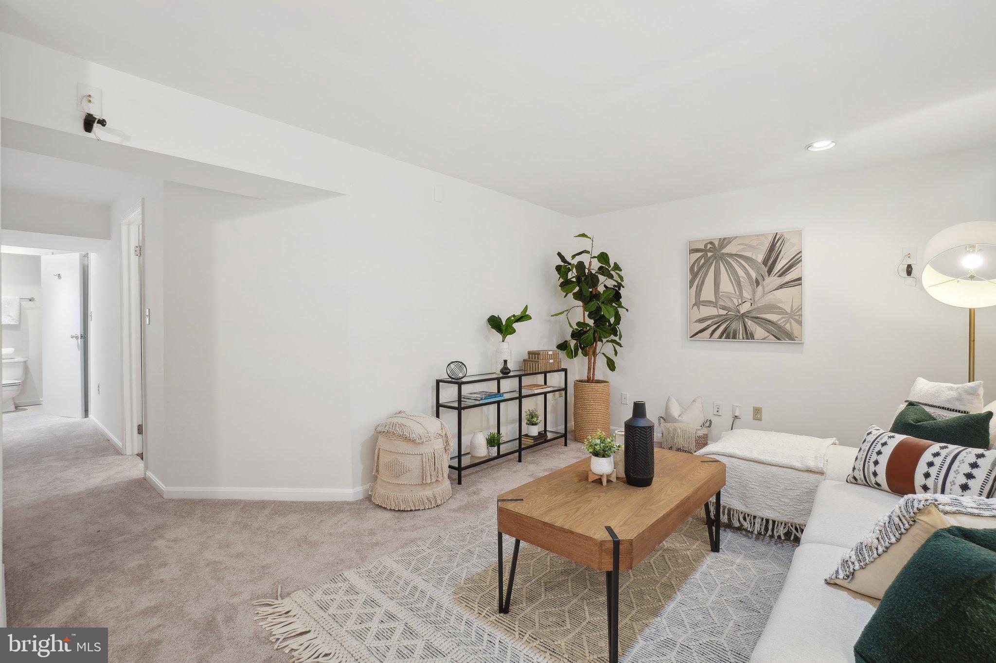 SPRINGFIELD OAKS - Residential